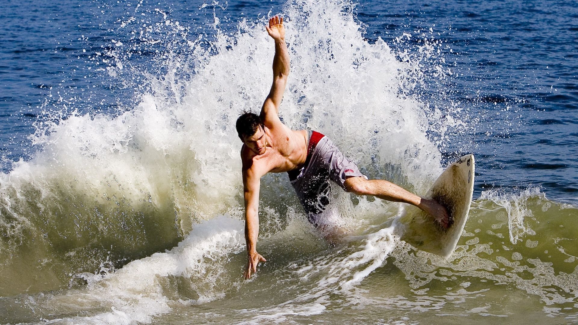 曼城主帅放话：全明星赛半决赛必胜波尔图，格列兹曼冷笑回应的简单介绍