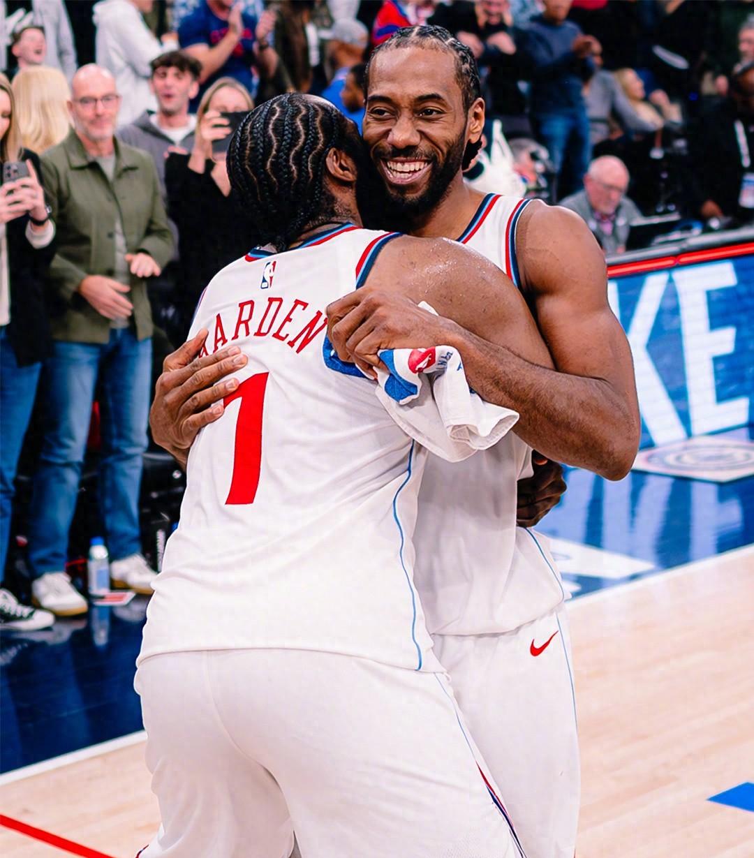 圣安东尼奥马刺季后赛惊险洛杉矶快船，高芙砍下22记关键球，全场沸腾的简单介绍